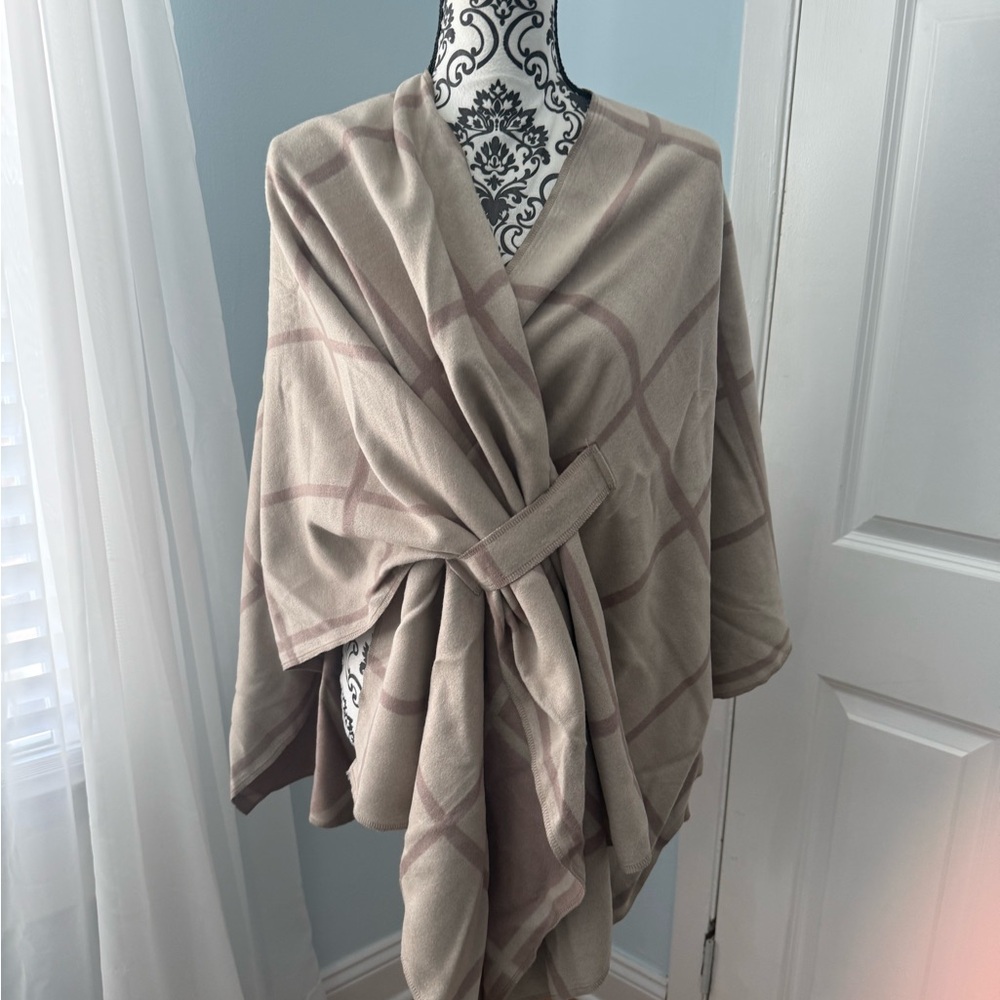 Elegant Beige Plaid Women's Coat